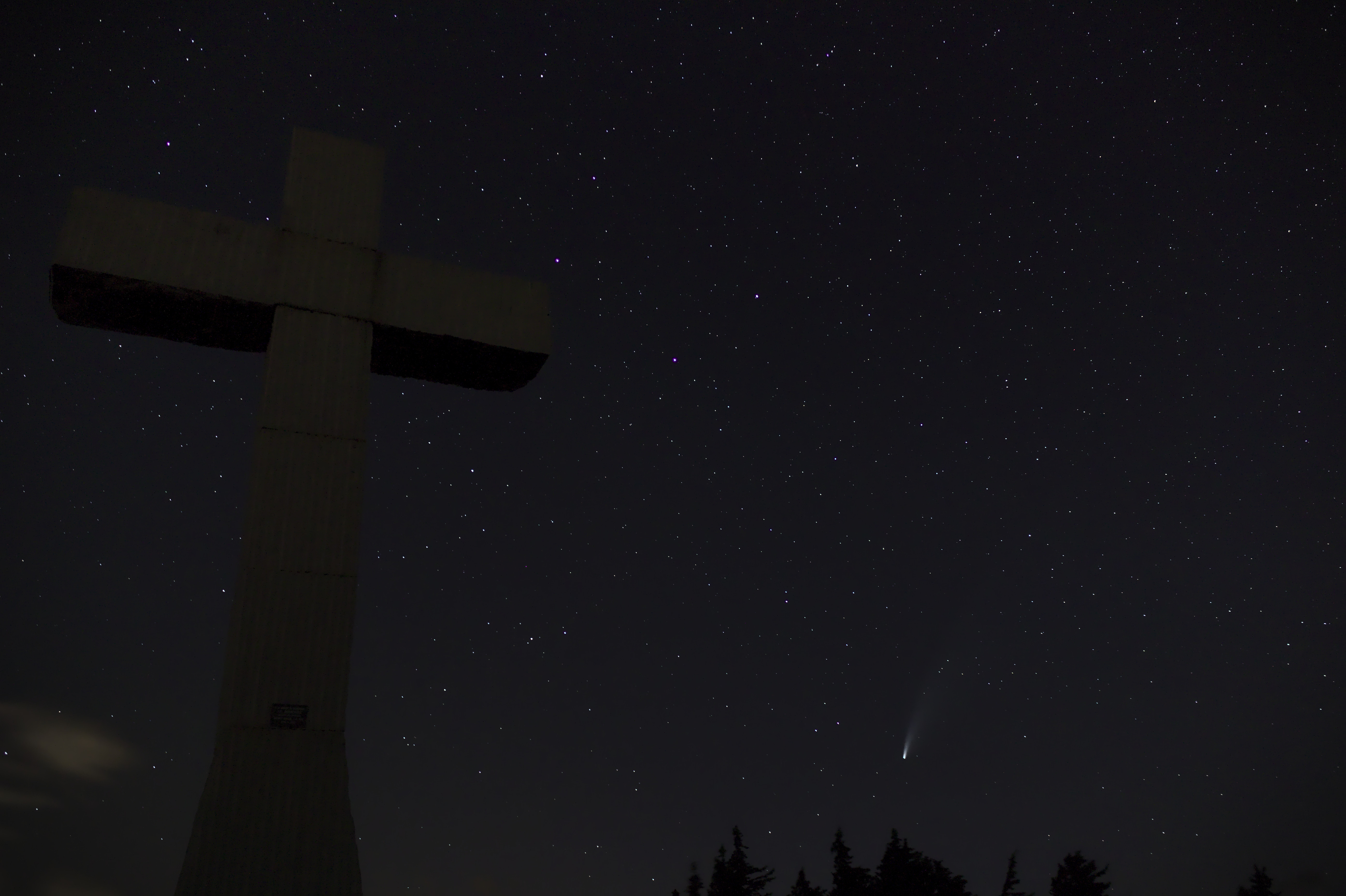 GENISTAS 17-07-20  C-2020 F3 NEOWISE 18mm F3.5 20s ISO 1600.jpg