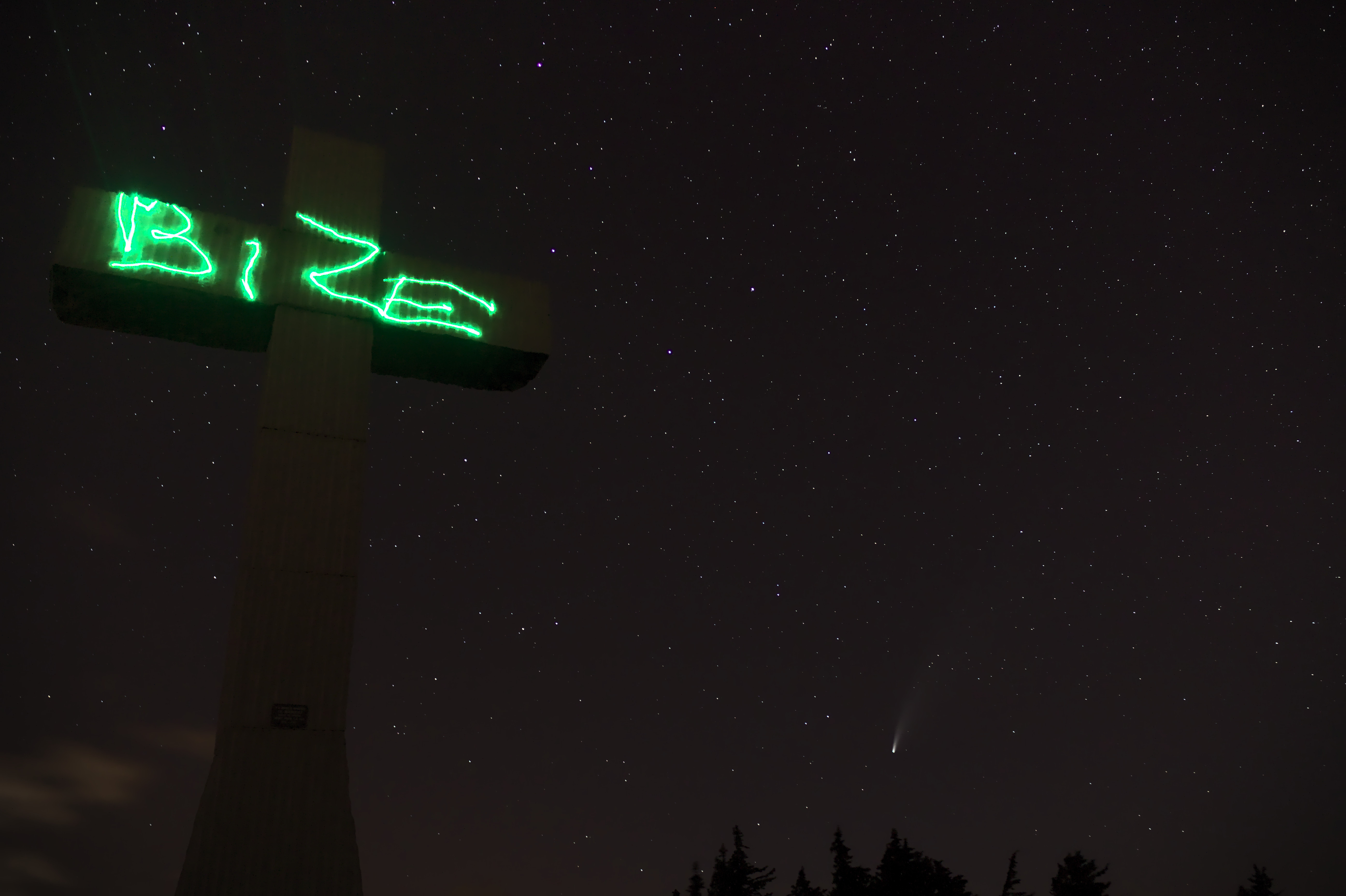 GENISTAS BIZE 17-07-20  C-2020 F3 NEOWISE 18mm F3.5 20s ISO 1600.jpg