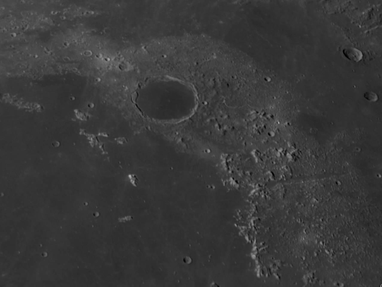 lune10_Plato et la Vallée des Alpes.jpg