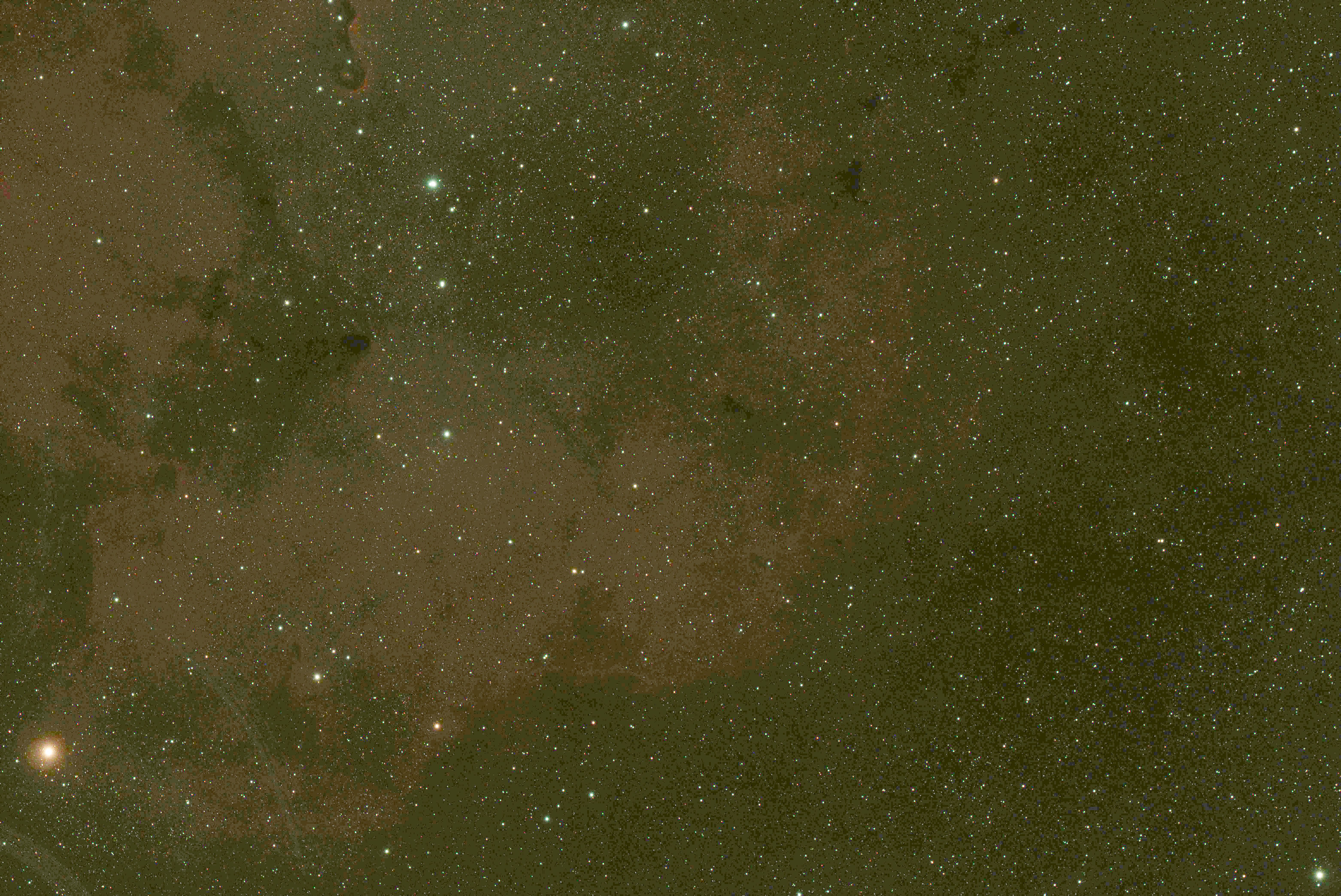 Brute IC1396 Hal en bas à droite.jpg